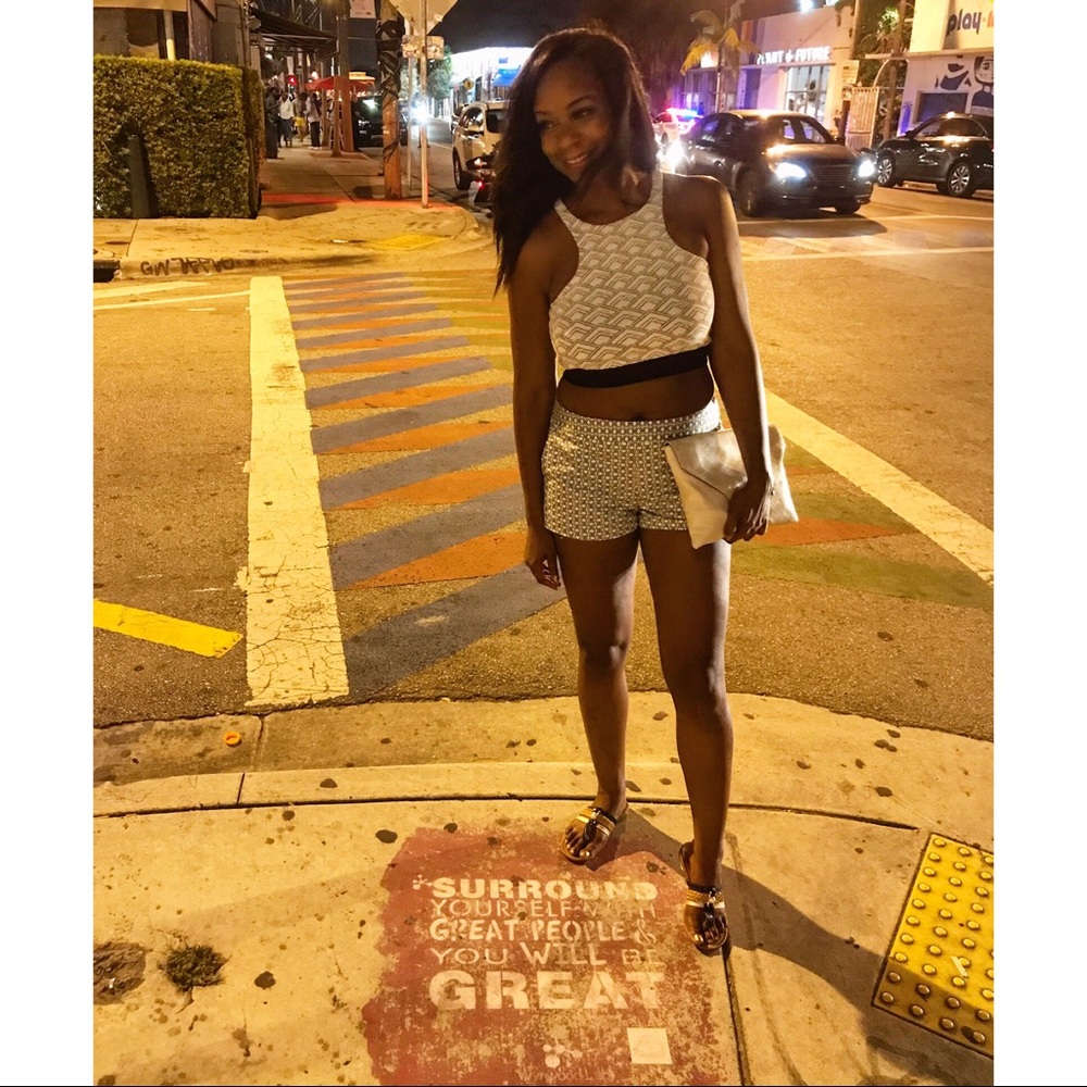 Express crop paired with Express bottoms